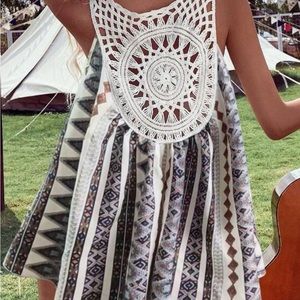 SHEIN VCAY Geo Print Contrast Crochet Panel Sleeveless Blouse